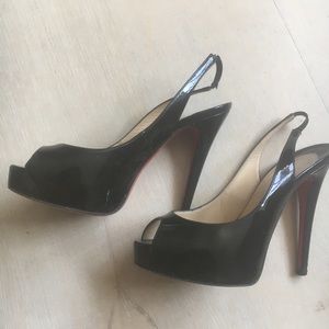 Christian loubotin peep toe sling back heels